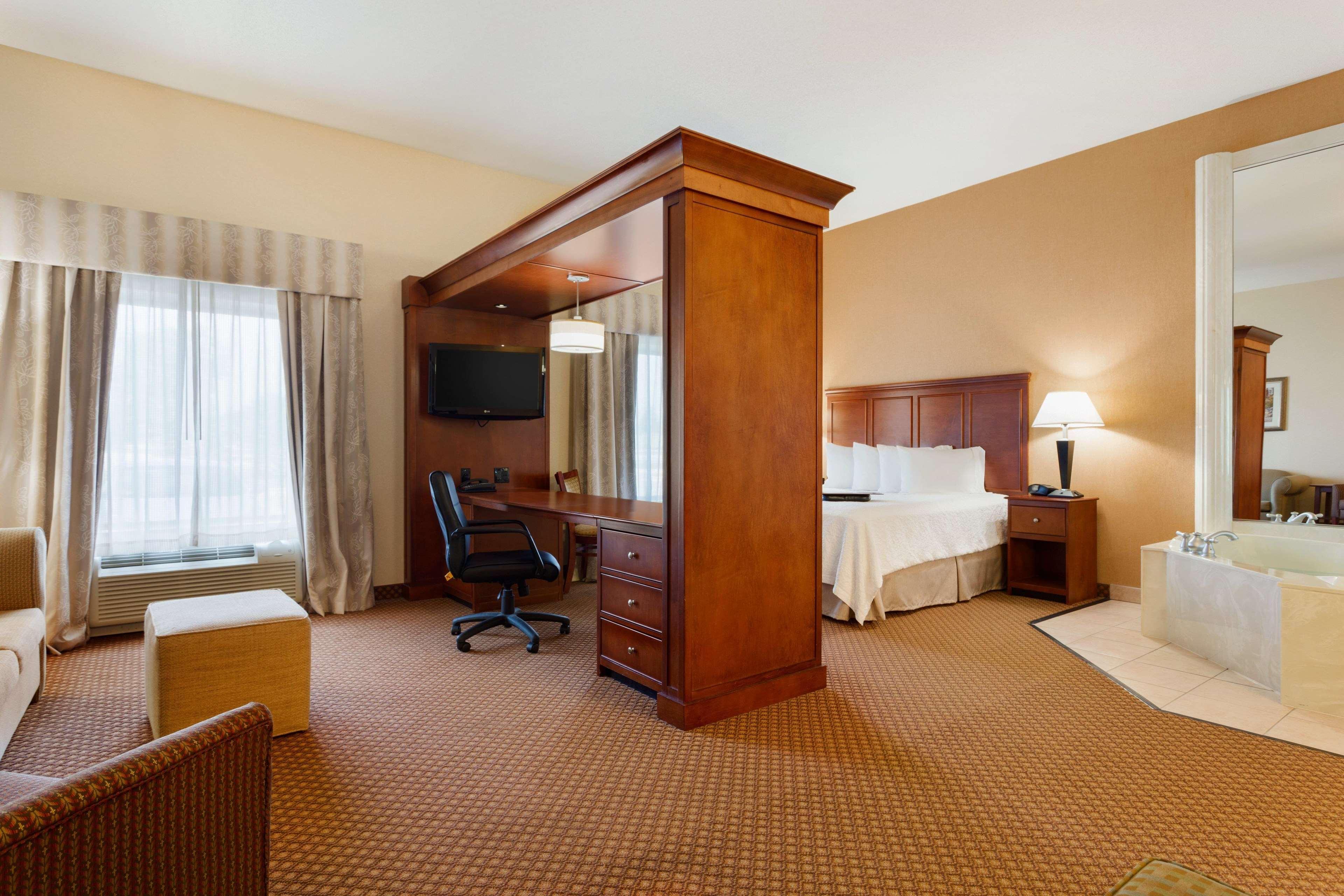 Hampton Inn&Suites Detroit/Chesterfield Exterior foto